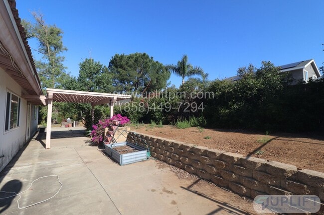 Building Photo - 3 bedroom 2.5 bathroom home in Ramona Coun...