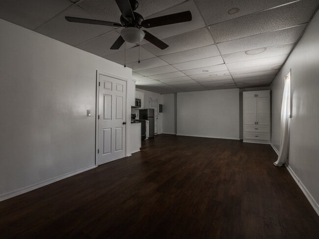 Building Photo - Great home, 4 bedrooms or 3+study, 1.5 bat...