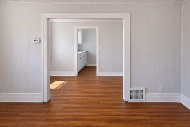 Building Photo - Cute Two Bedroom Home