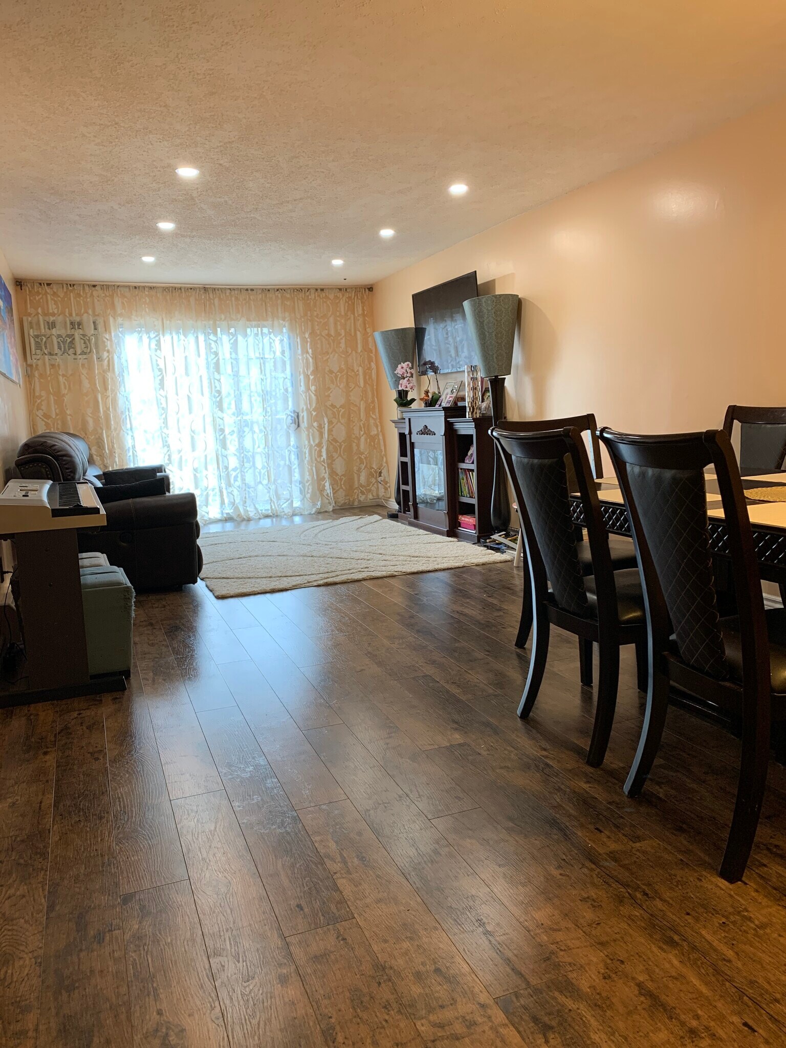 Living room - 379 Huse Rd
