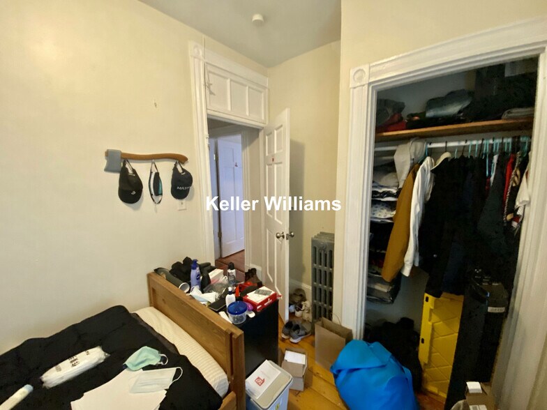 Building Photo - 53 Hillside St