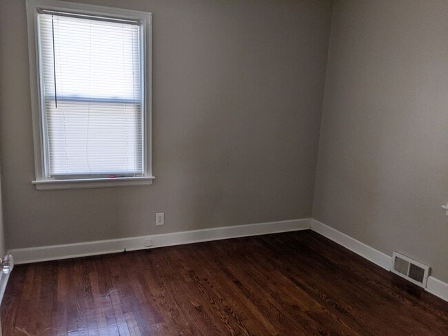 Building Photo - 3 bedroom home