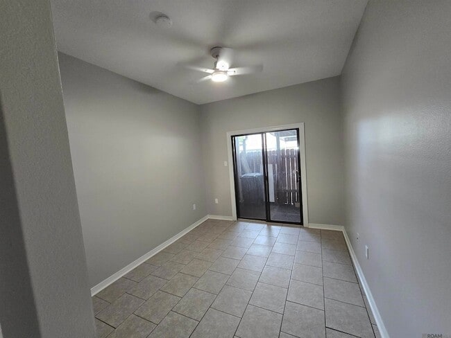 Building Photo - 225 Ocean Dr