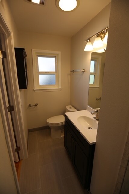 Building Photo - 3 Le Claire Ct