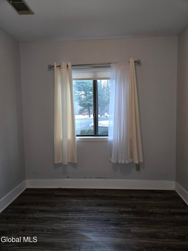 Building Photo - 93 Ridgewood Terrace