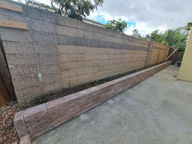 Building Photo - Expansive 3 bedroom/2.5 Bath Home in Corde...