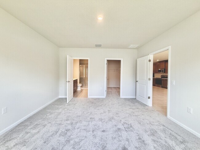 Building Photo - 507 Voltaire Dr