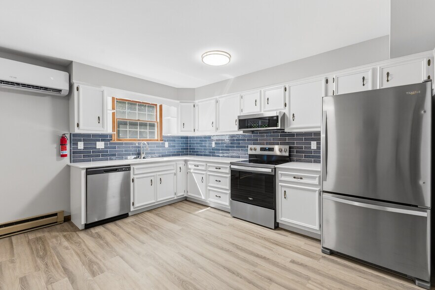 Building Photo - 630 Galen Dr