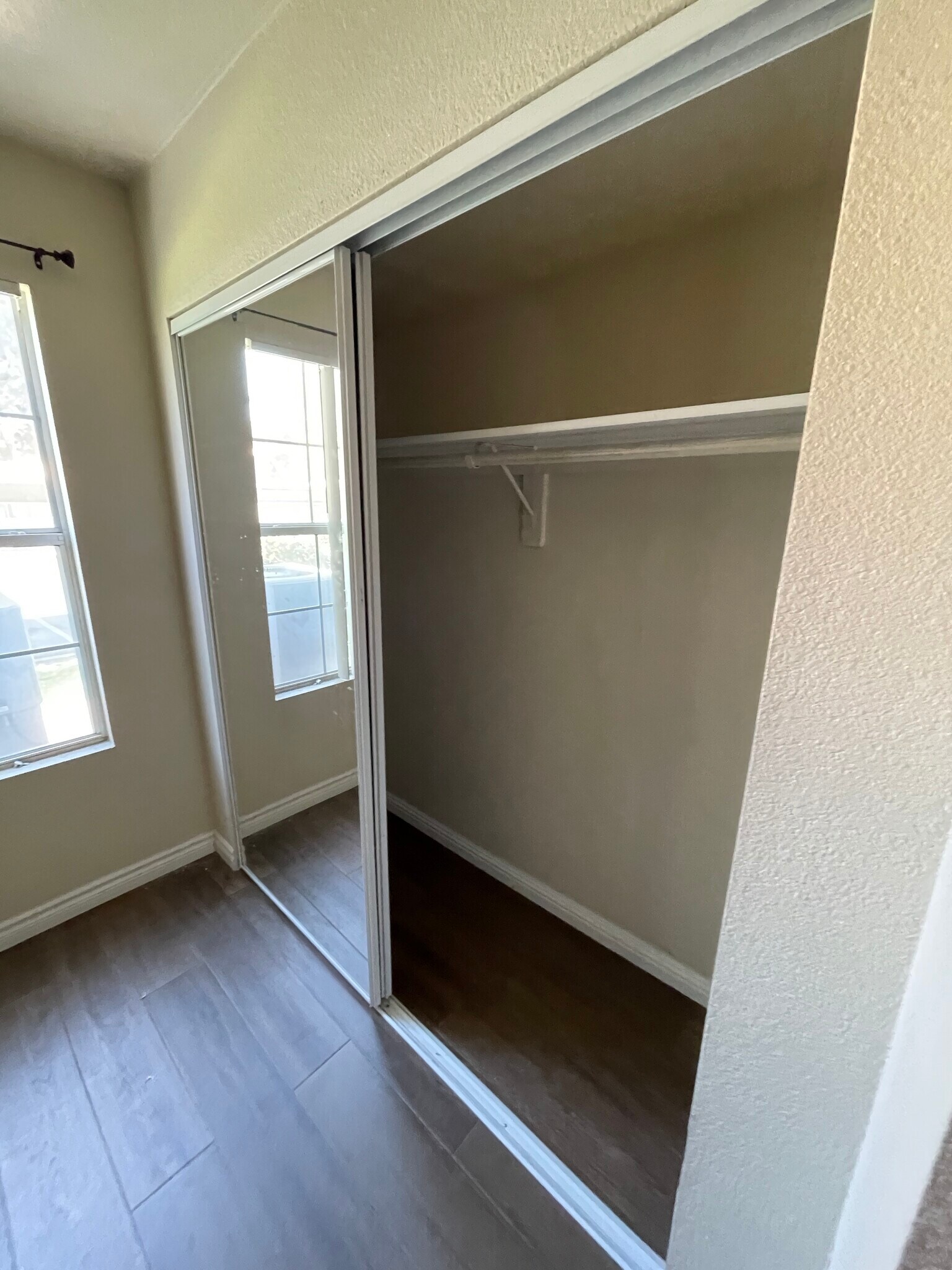 Building Photo - 2606 S Durango Dr