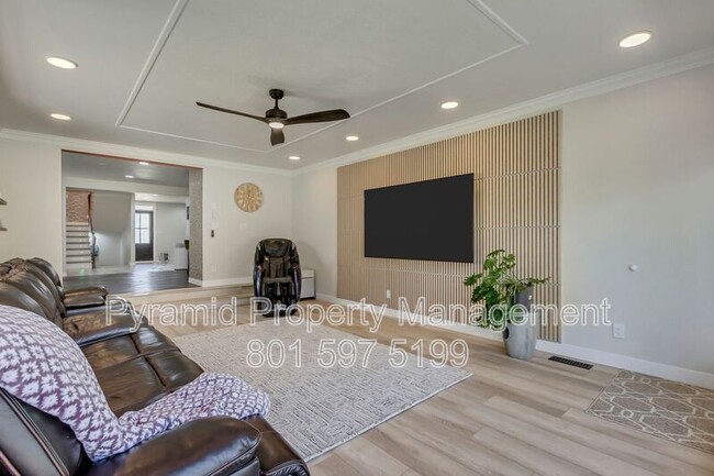 Building Photo - 10971 Cindy Cir