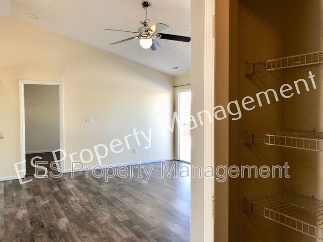 Building Photo - 5742 Ashcroft Dr