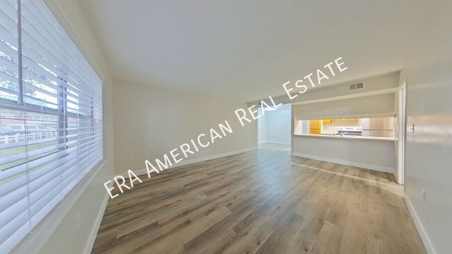 Building Photo - 613 Colonial Dr