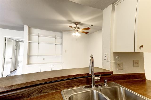 Building Photo - 5150 Amesbury Dr