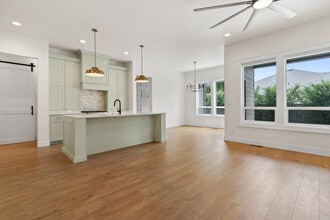 Building Photo - 207 W Wrangler St