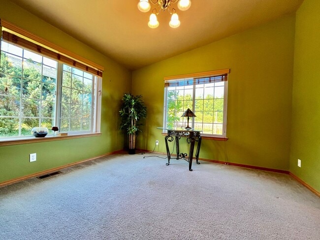 Building Photo - Peaceful Hansville Home with Plenty of Room