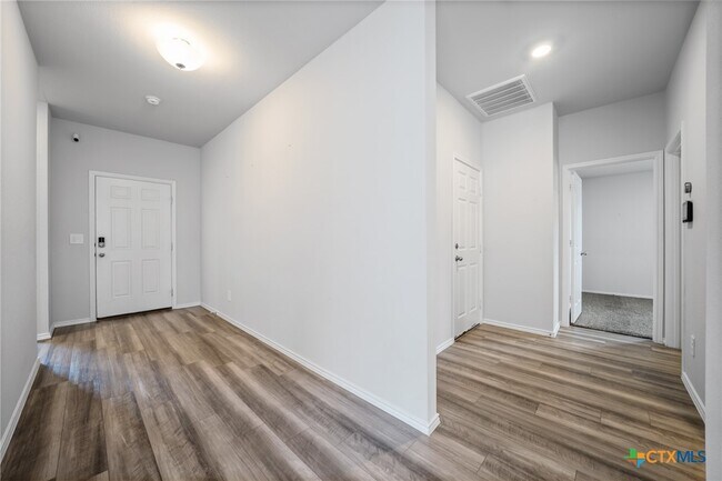 Building Photo - 2818 Wigeon Wy