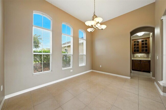 Building Photo - 36815 Queen Bee Ln