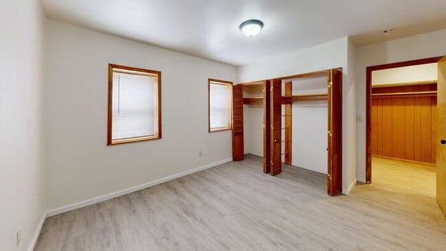 Building Photo - 507 8th Ave SW