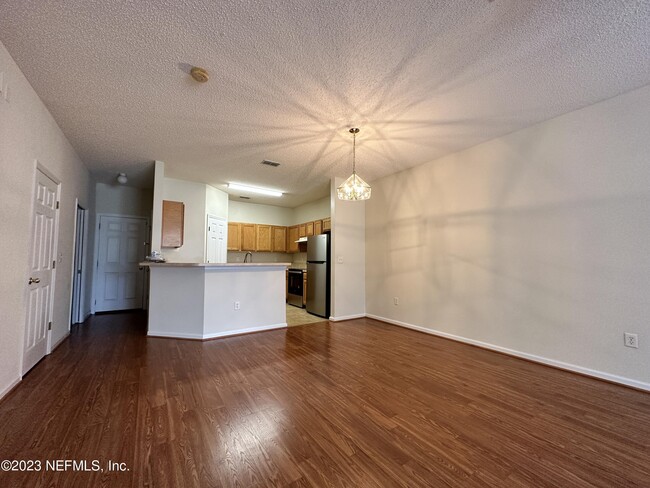 Building Photo - 502 Sherwood Oaks Dr