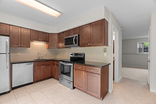 Building Photo - 28 Brantwood Dr
