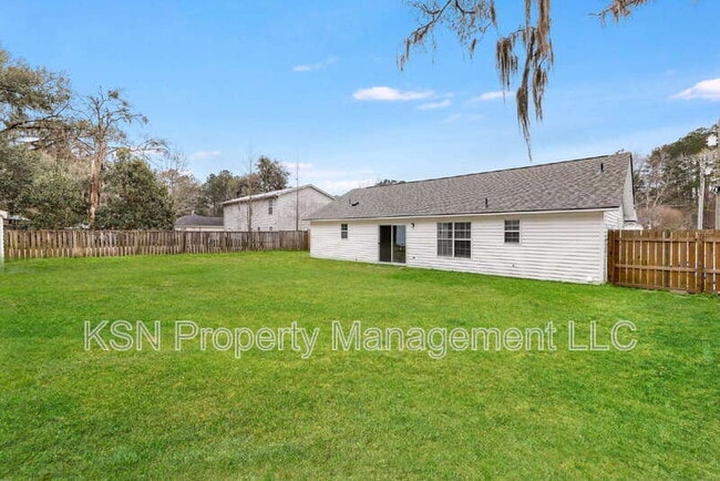 Building Photo - 106 Laurel Oaks