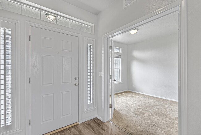 Building Photo - 6518 E Fairmount St