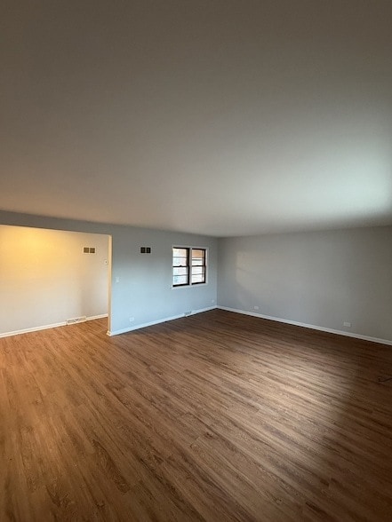 Building Photo - 366 W 16th Pl