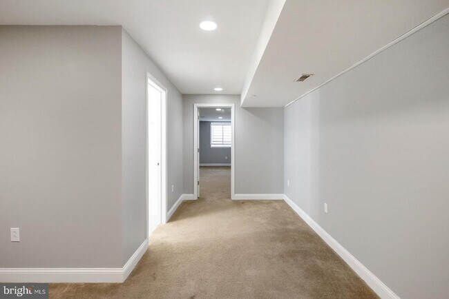 Building Photo - 1940 N Gratz St