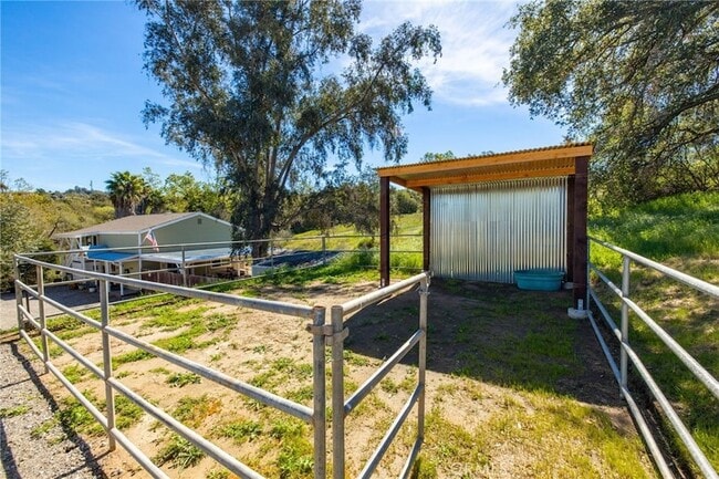 Building Photo - 1720 Vista Del Lago