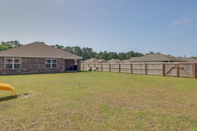 Building Photo - Beautiful 4 bed 2 bath