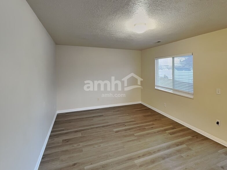 Building Photo - 3259 S Calkary Cir