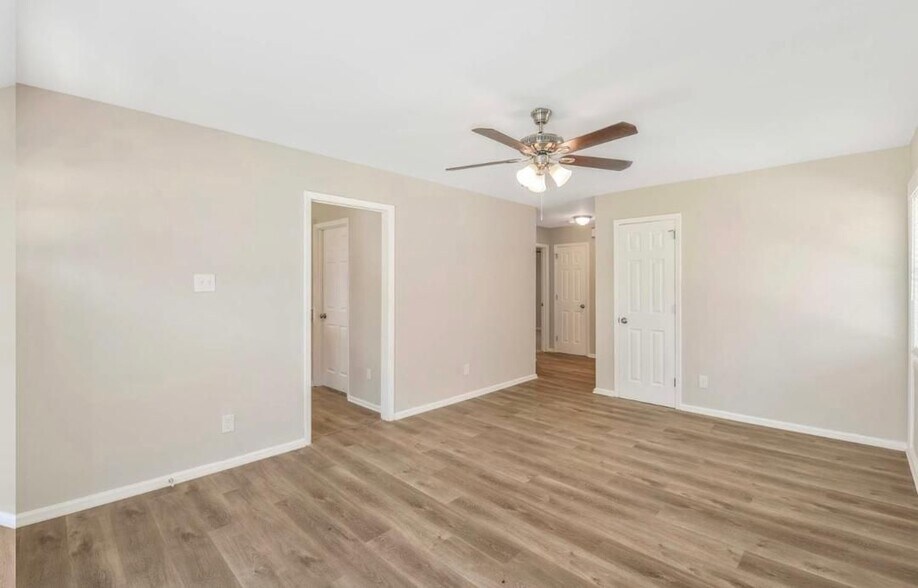 Building Photo - 1841 Haines St