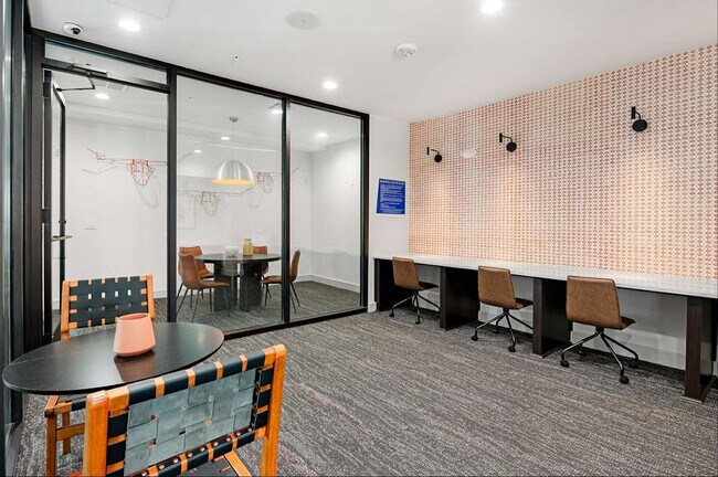 Building Photo - 5005 E Parmer Ln