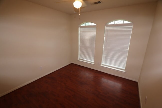 Building Photo - 18414 Willow Moss Dr