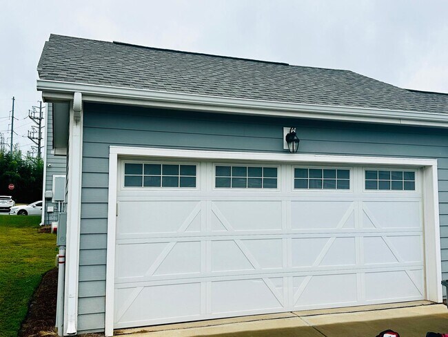 Building Photo - 15104 Meacham Farm Dr