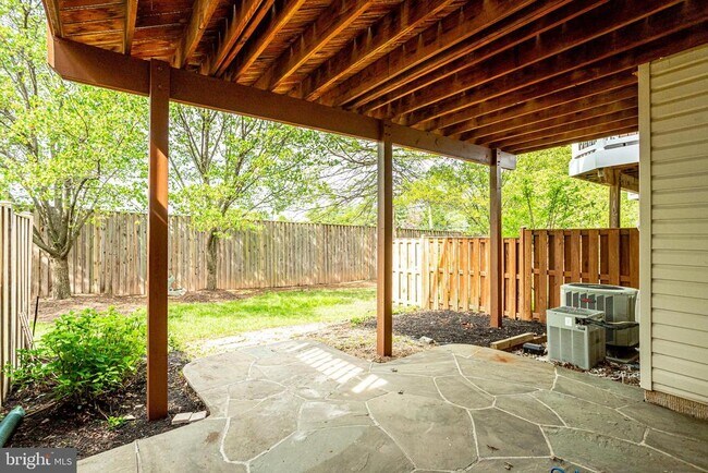 Building Photo - 43709 Clemens Terrace