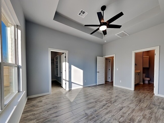 Building Photo - 312 W 3rd St