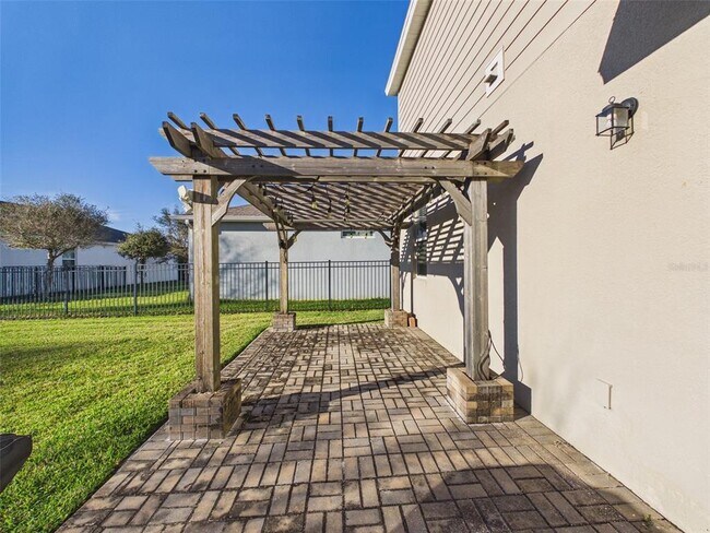 Building Photo - 5164 Chickadee St