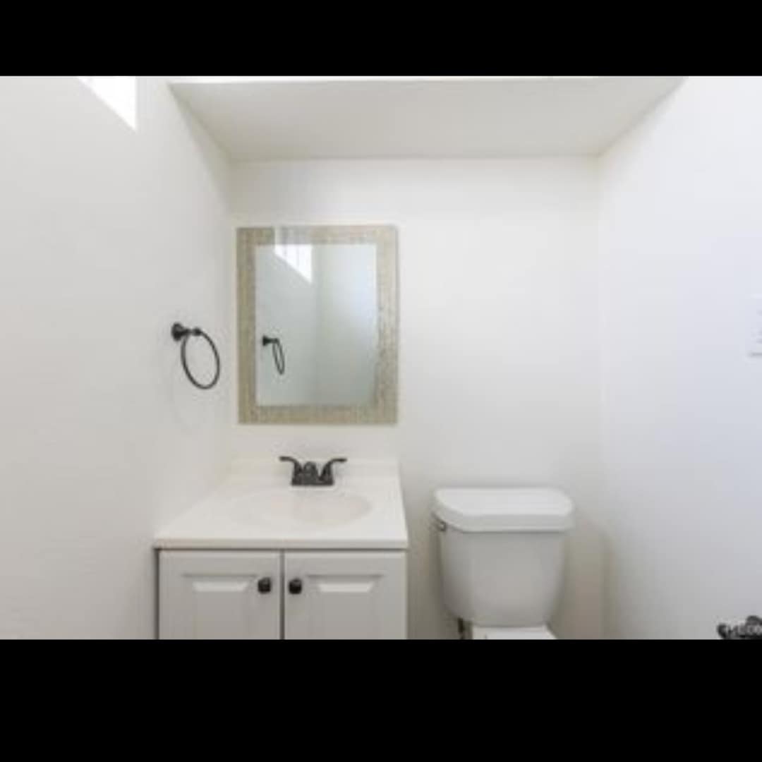 Building Photo - 10454 Grant Dr