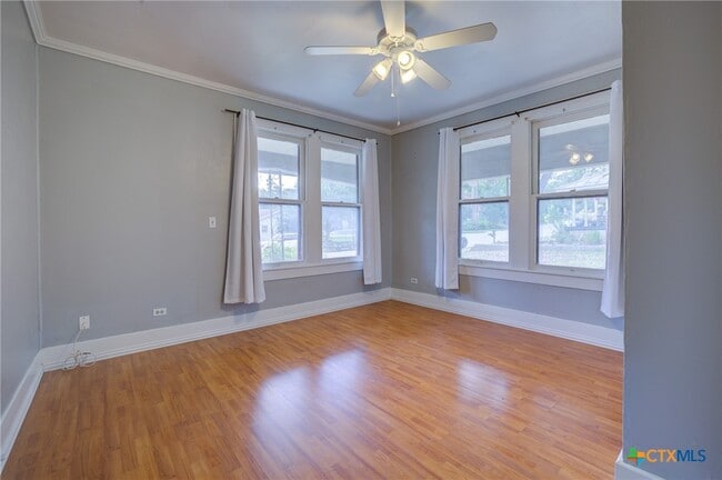 Building Photo - 262 Clemens Ave