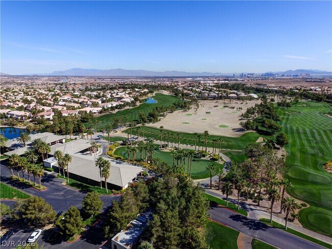 Building Photo - 121 Standing Stone St