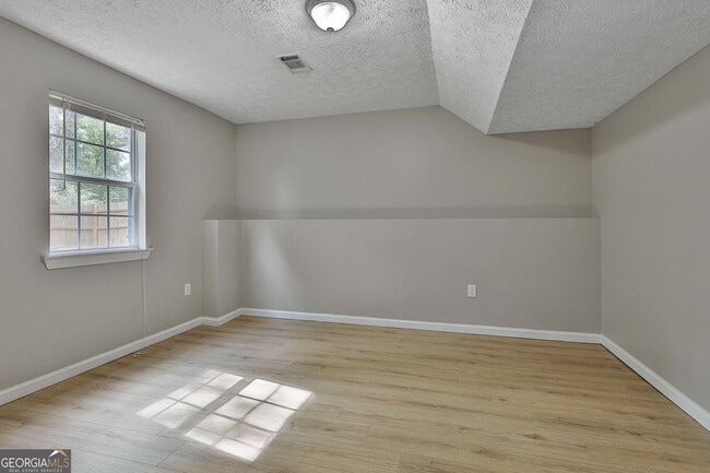 Building Photo - 45 Wildflower Cir