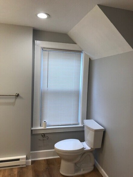 Building Photo - 29 Cutler St