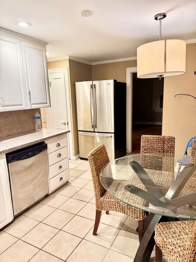 Building Photo - Updated 4 Bedroom House