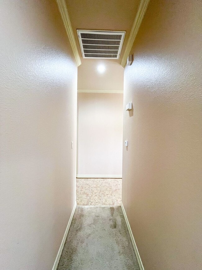 Building Photo - Available NOW This charming 1 story, 3 bedroom, 2 bath house could be your next home! Beautiful c...