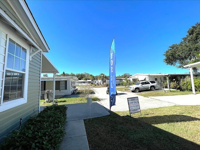 Building Photo - 36116 Plum Ave