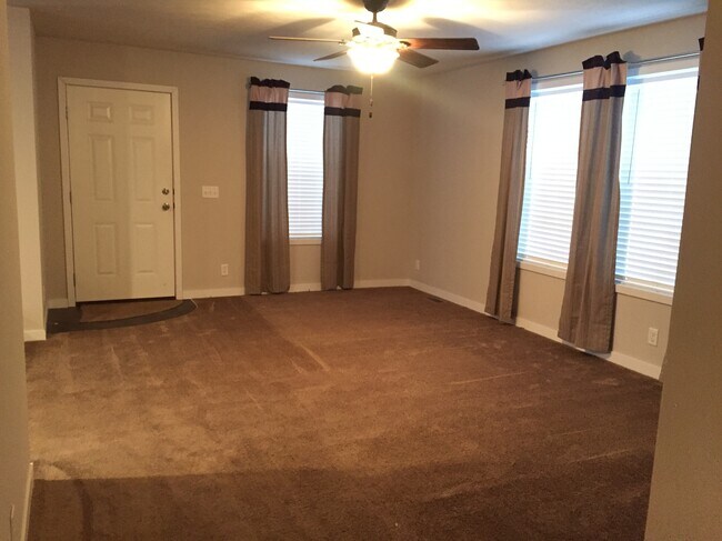 Building Photo - 558 Bowline Blvd