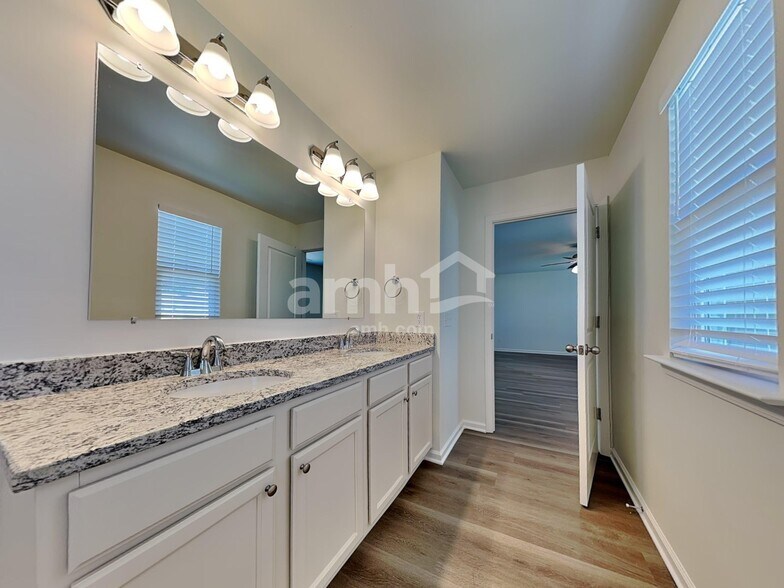 Building Photo - 103 Tupelo Trl