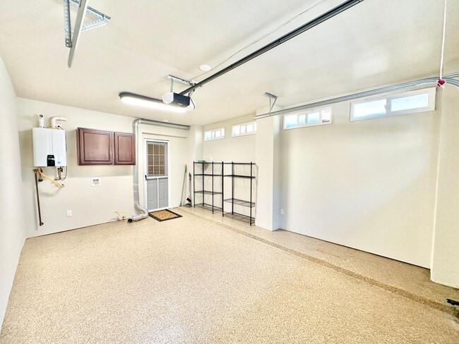 Building Photo - Stunning Top to Bottom, Inside & Out Remodel Job on this Rental Home, Minutes to Fallbrook or Bon...