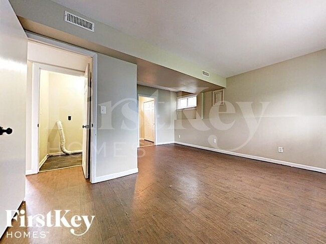 Building Photo - 1154 Rathbone Ave